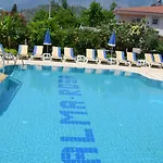 Couette-café Palma Rosa 3*