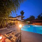 Couette-café Palma Rosa 3*
