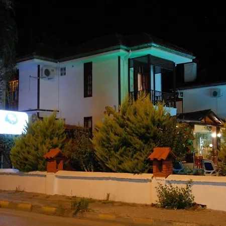 Palma Rosa Bed & Breakfast 3*
