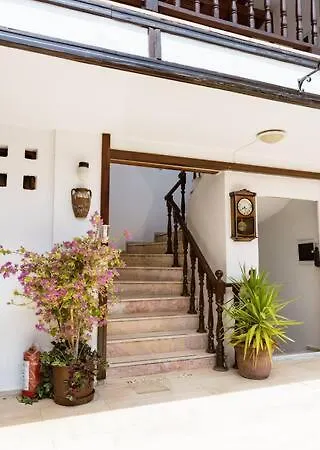 Palma Rosa Bed & Breakfast 3*