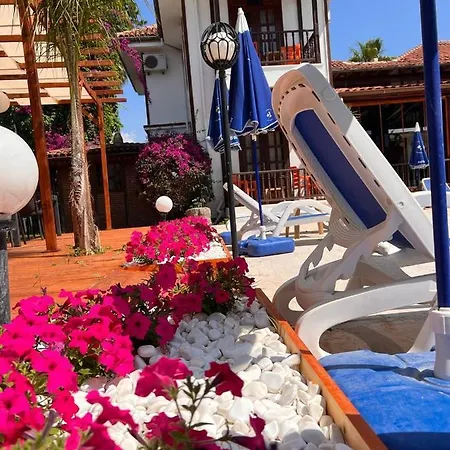 Palma Rosa Bed & Breakfast 3*