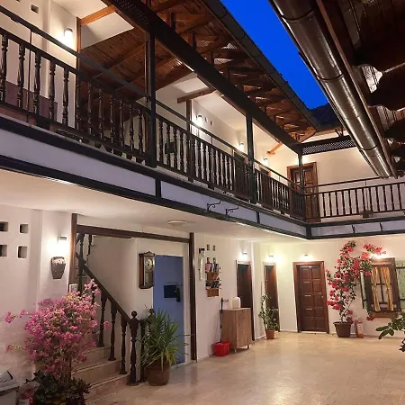 Palma Rosa Bed & Breakfast Camyuva