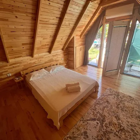 Palma Rosa Bed & Breakfast Camyuva