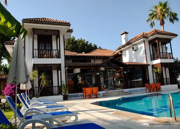 Palma Rosa Çamyuva