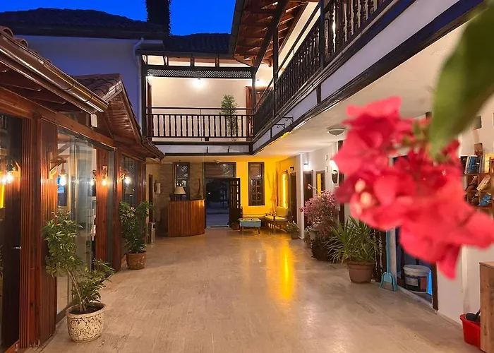 Palma Rosa Bed & Breakfast Çamyuva
